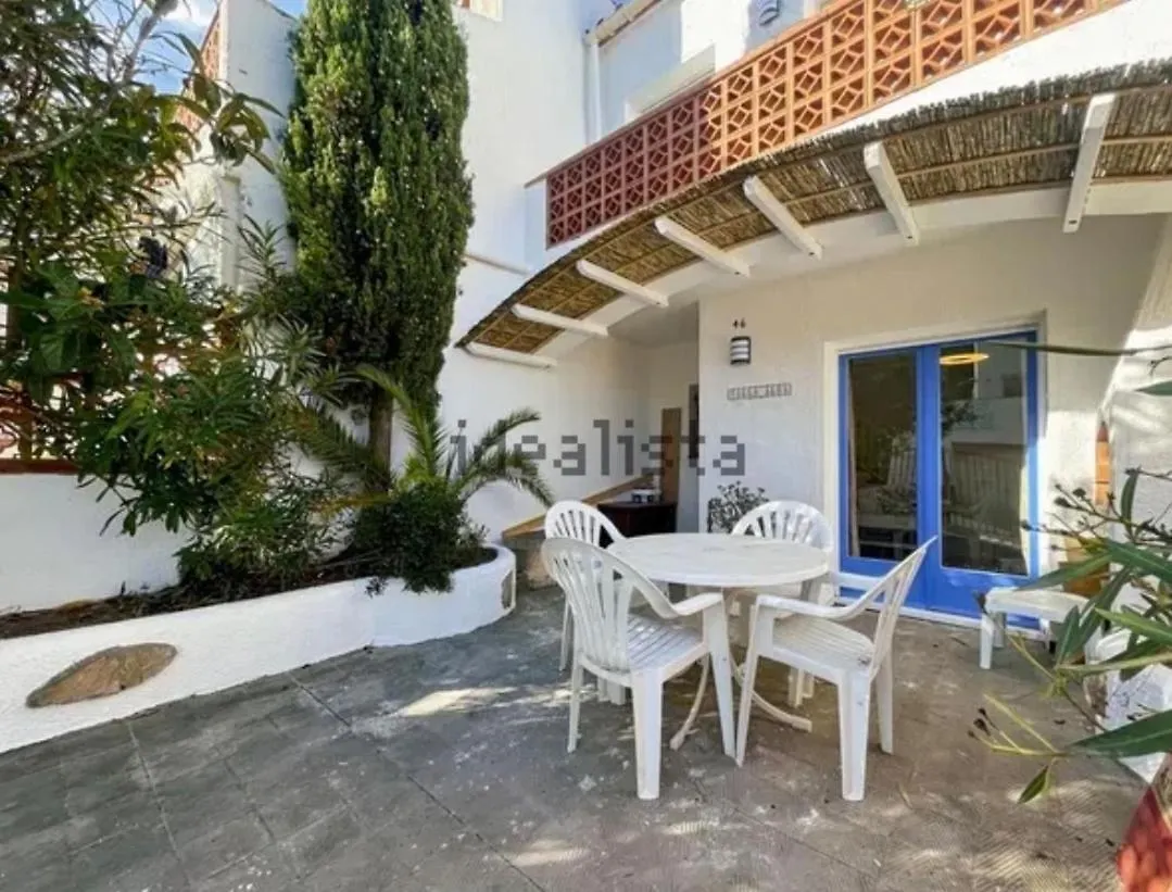 Holiday home Cozy House With Sea Views, Terrace And Swimming Pool Villa Roses